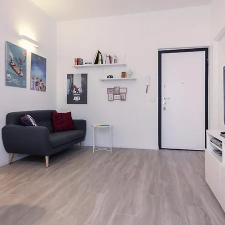 Italianway - Mac Mahon 79 Apartmán *